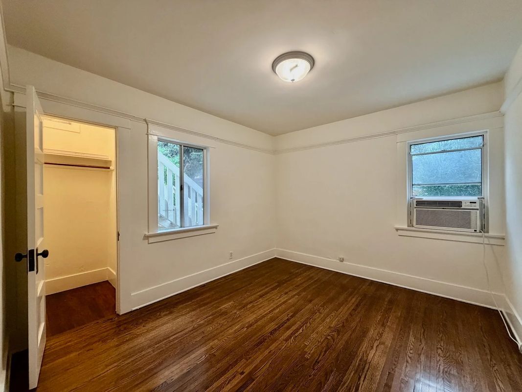 Building Photo - 1110 Echo Park Ave