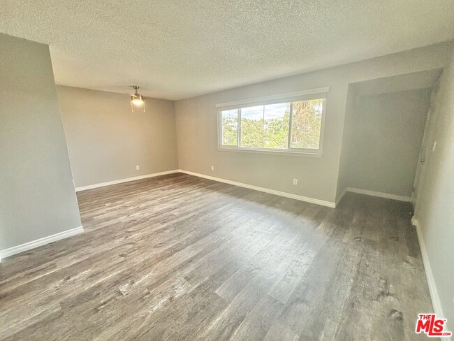 Building Photo - 1812 N Alvarado St