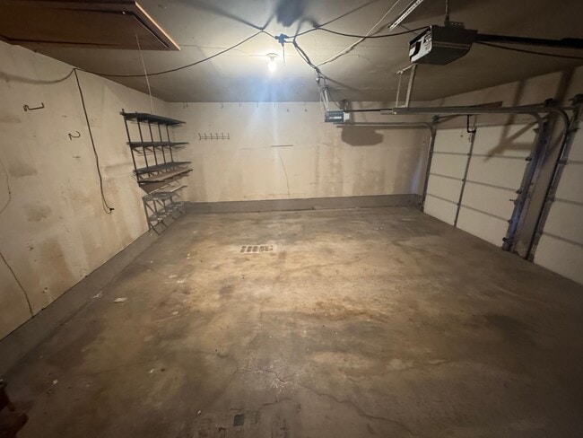 Building Photo - 550 E N 19th St