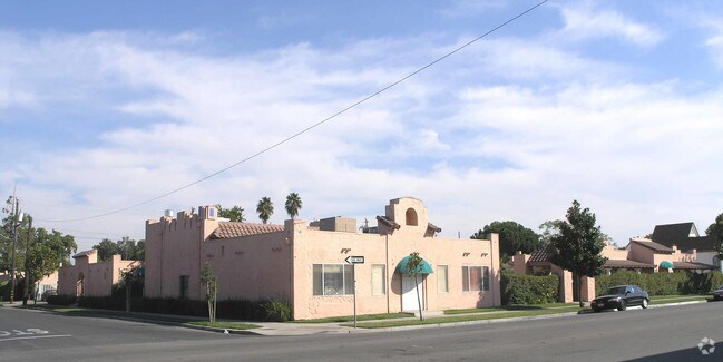 Primary Photo - Casa de Oasis