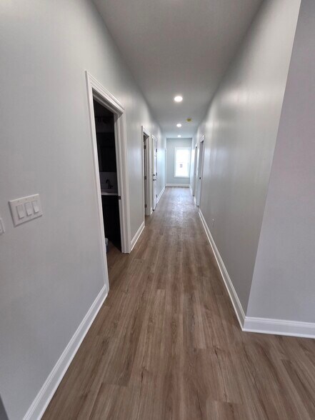 Building Photo - 840 2nd St