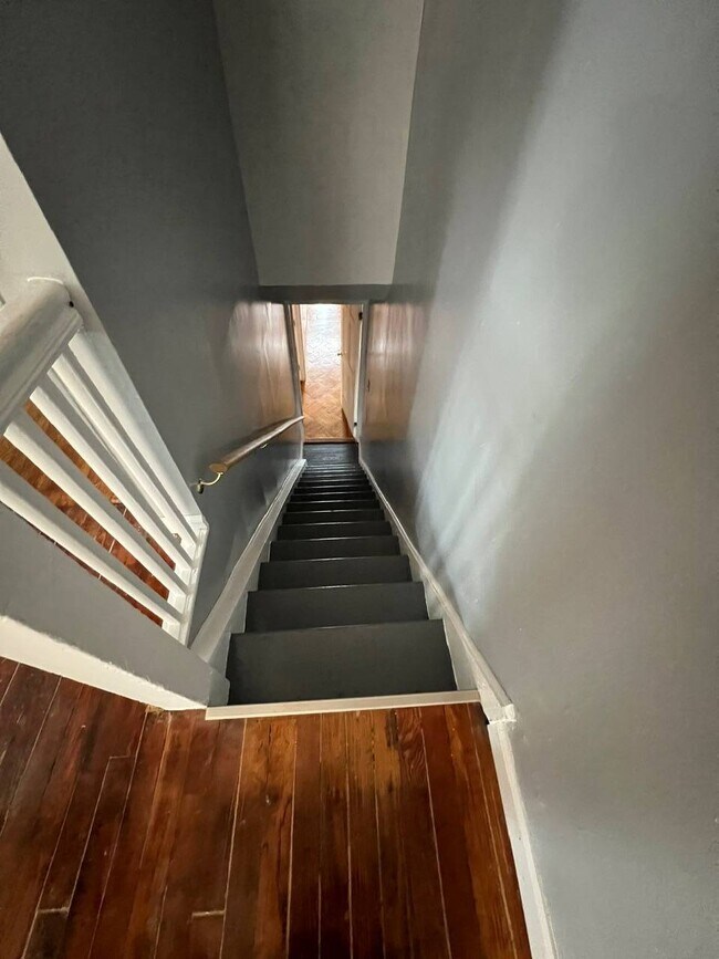 Building Photo - 27 Alton Pl