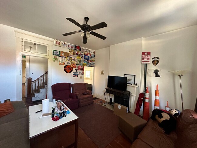 Building Photo - 6 Bedroom House Available Next to UC Campus