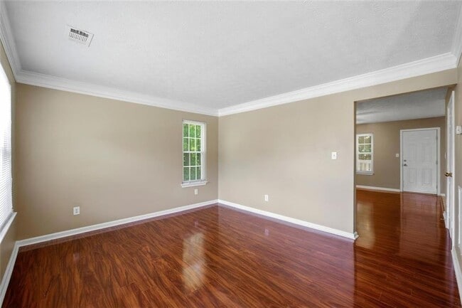 Building Photo - 800 Revena Dr