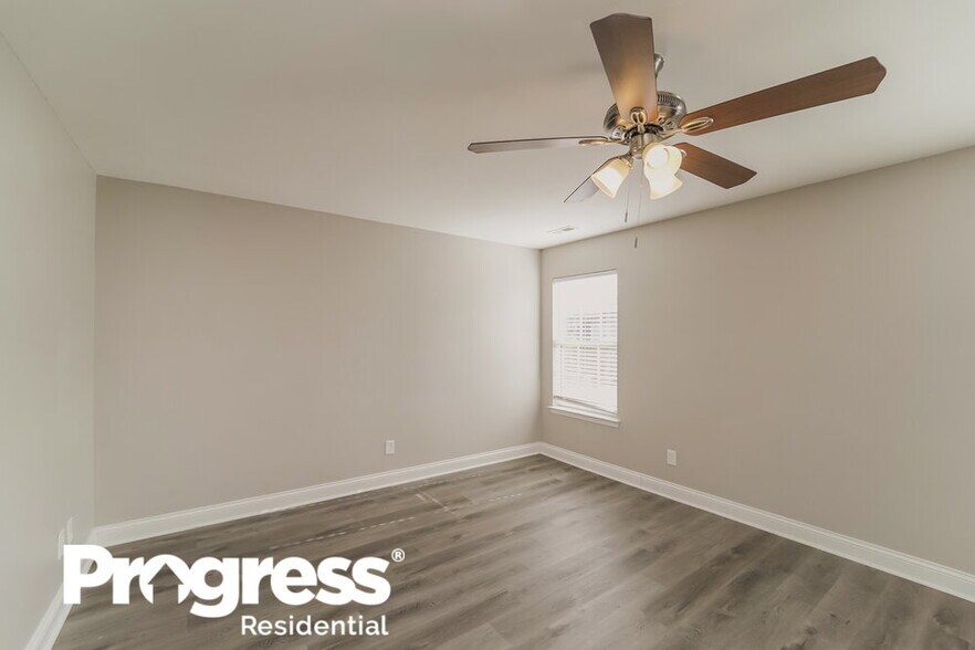 Building Photo - 10405 Yellow Rose Ln