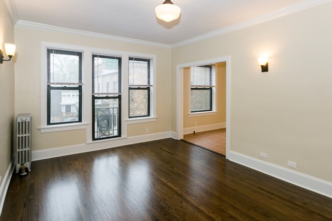 1362 Soth Living Room - 1360-64 E. 52nd St.