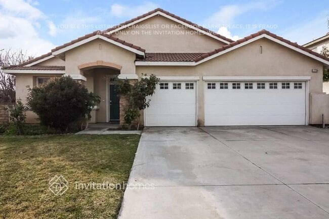 Building Photo - 2720 S Cherry Ave