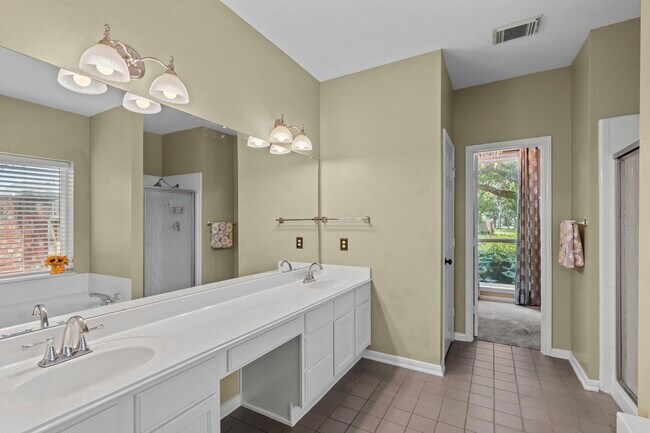 Building Photo - 2210 Bay Haven Way