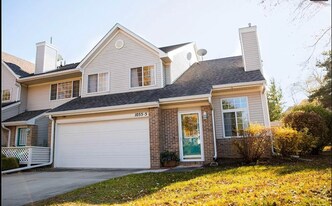 Building Photo - 1055 68th St