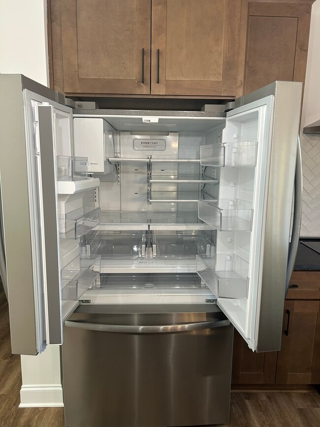 Building Photo - 135 Autumn Ridge