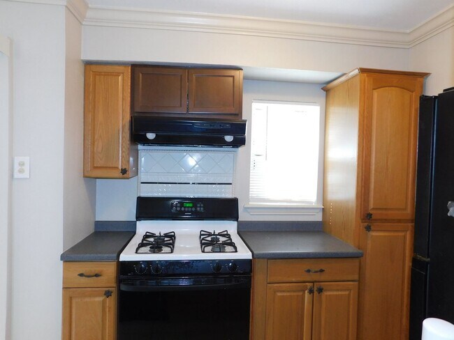 Building Photo - 7322 Oak Manor Dr