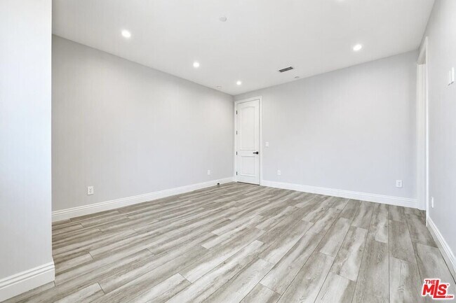 Building Photo - 6723 Sunnyslope Ave