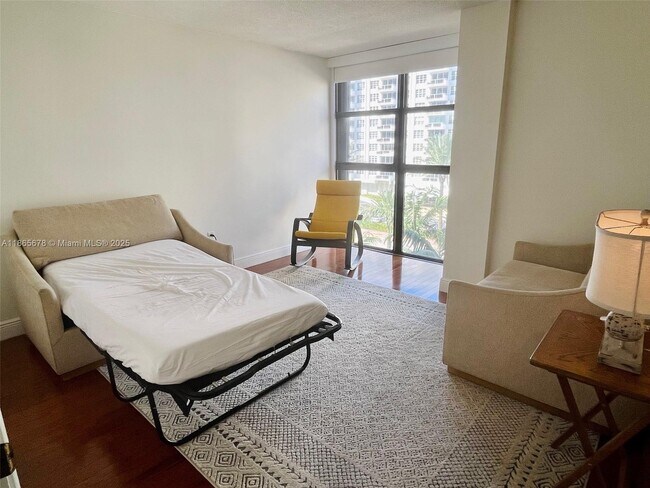 Building Photo - 5757 Collins Ave