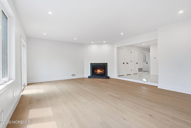 Building Photo - 108 Neptune Ave
