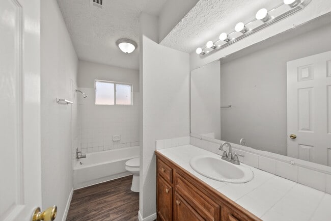 Building Photo - 13719 Southline Rd