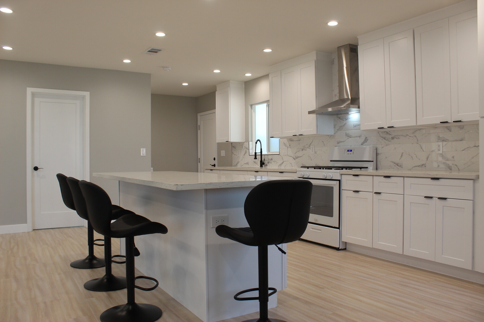 Kitchen - 20801 Bassett St