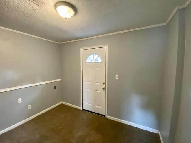 Building Photo - 3704 Timbercrest Dr NW