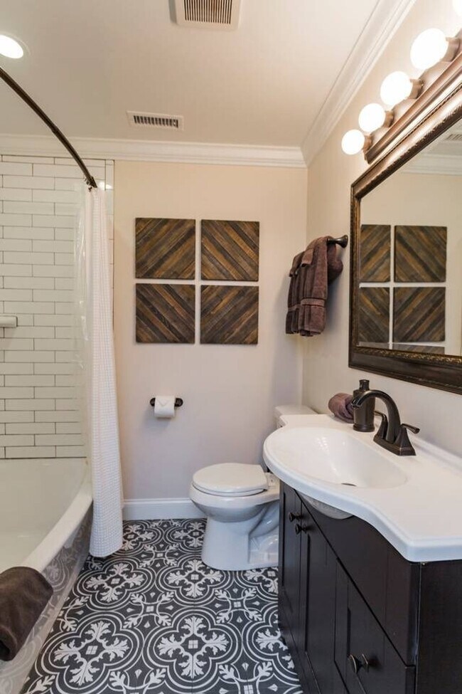 Building Photo - 2516 Gallatin Pike