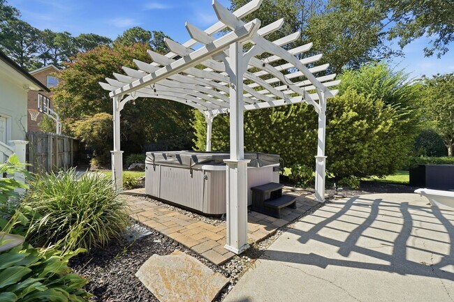 Building Photo - 3308 Kline Dr