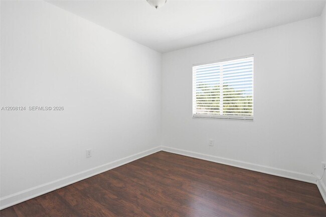 Building Photo - 17530 SW 139th Ct