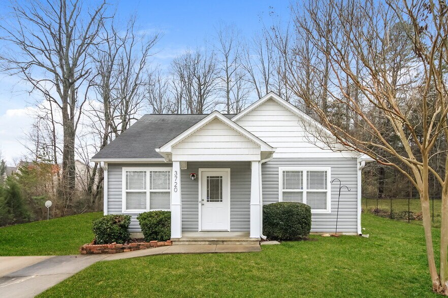 Primary Photo - 3720 Cheshire Woods Dr