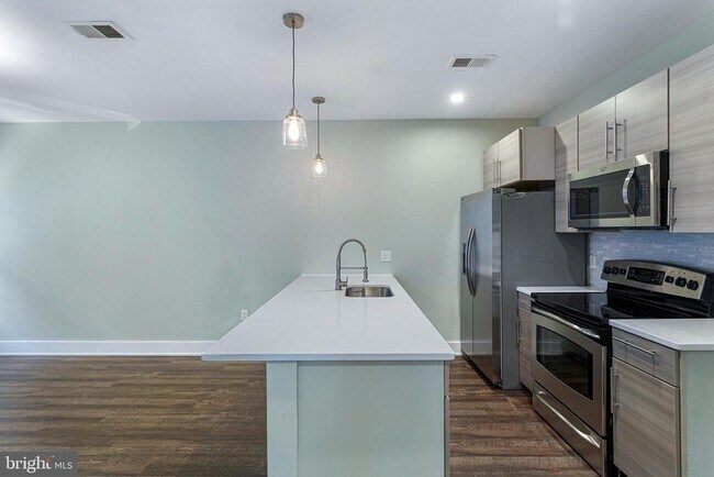 Building Photo - 1219 K St NE