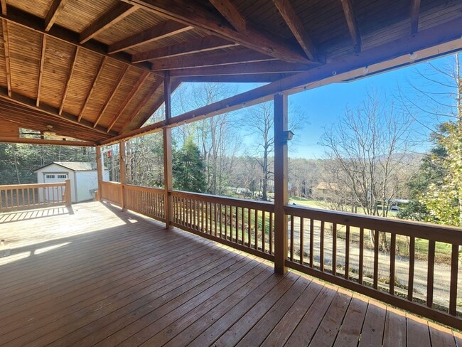 Building Photo - Well Maintained Swannanoa Rental! 2 BEDROOM/2 BATHROOM + BONUS ROOM