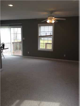 Building Photo - 3 bedroom, 2.5 bath Townhouse: Oaklawn Park!