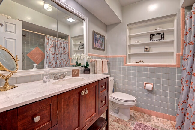 Building Photo - 3605 Iroquois Ave