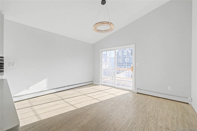 Building Photo - 25 Clinton St