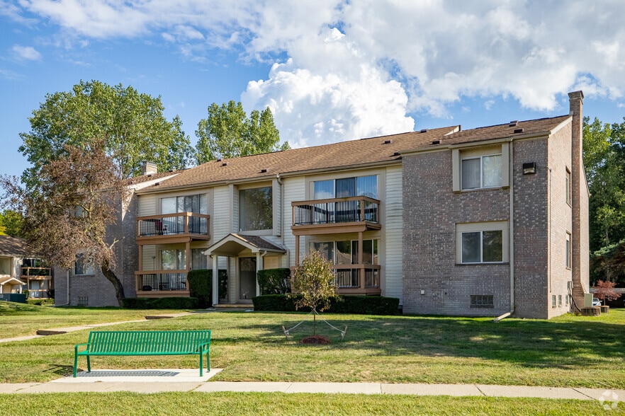 Primary Photo - Brownstown Square Apartments