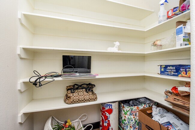 Building Photo - 87 Blue Creek Pl