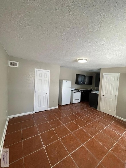 Building Photo - 1169 Calle Galaxia