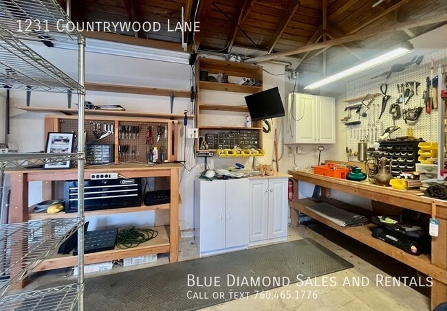 Building Photo - 1231 Countrywood Ln