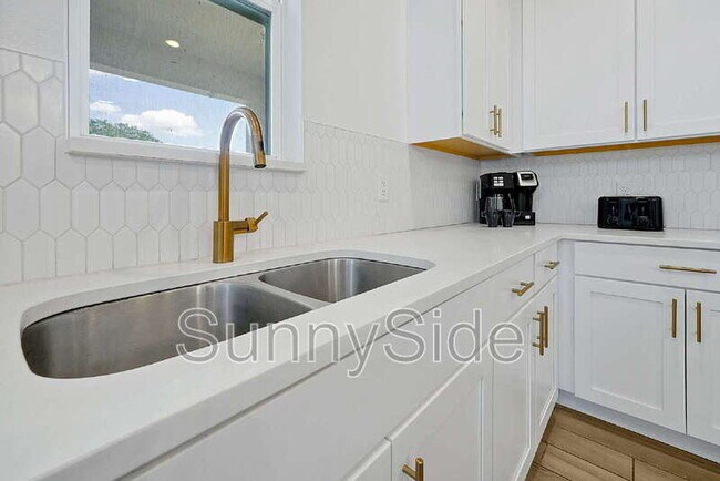 Building Photo - 2186 Derwent Dr