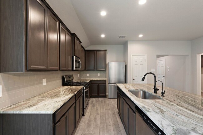 Building Photo - 914 Golden Willow Ln