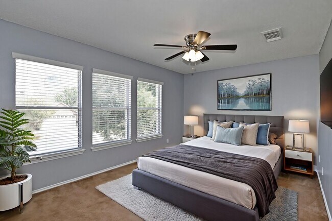 Building Photo - TWO STORY  |  4 BEDROOM  |  2.5 BATH  |  2...