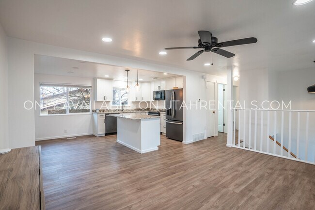 Building Photo - 893 N 500 E