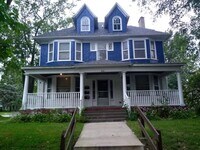 Building Photo - 602 E 14th St