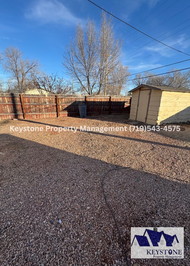 Building Photo - Fully Renovated Home 5 bedrooms/2 Bathrooms $1550/$1550