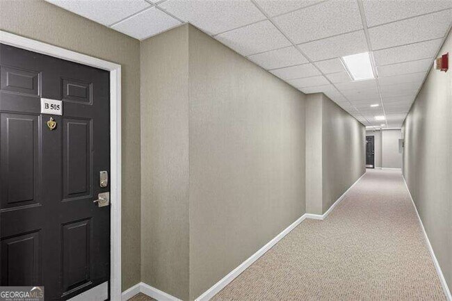 Building Photo - 1074 Peachtree Walk NE