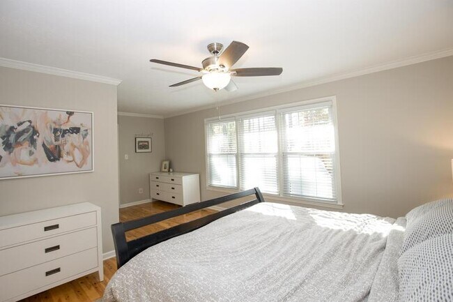 Building Photo - 209 Selkirk Trail