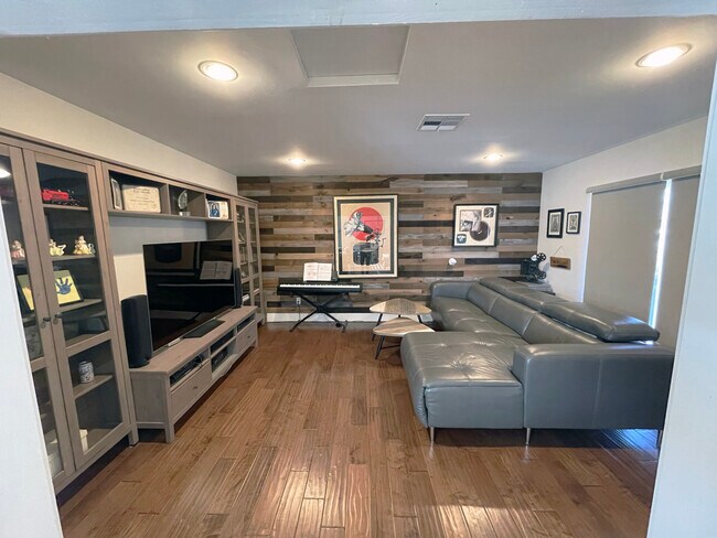 Building Photo - 14717 Terryknoll Dr