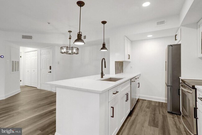 Building Photo - 3307 Wyndham Cir