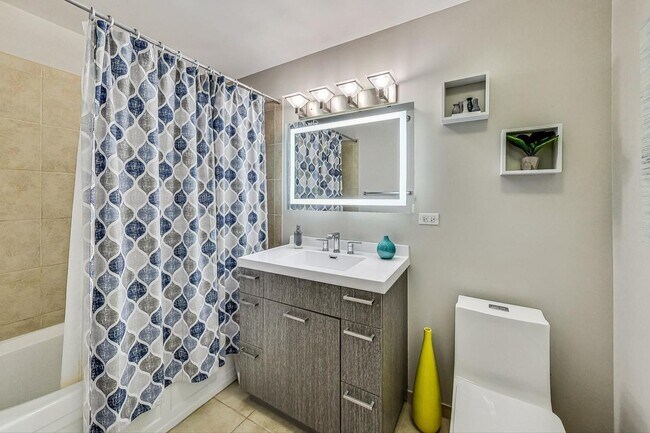 Building Photo - 235 W Van Buren St