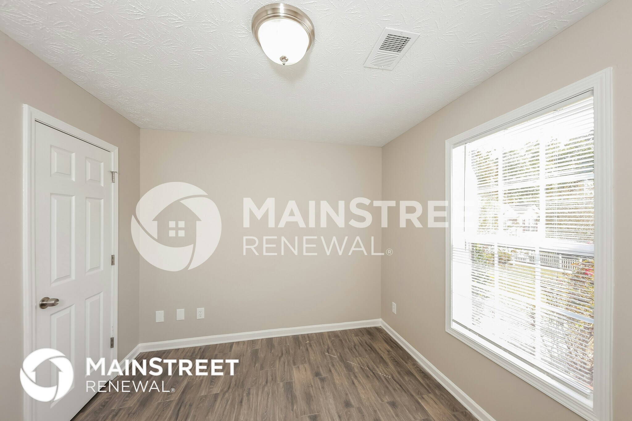 Building Photo - 706 Squirrels Nest Ct