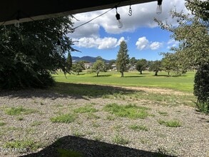 Building Photo - 1030 N Old Chisholm Trail