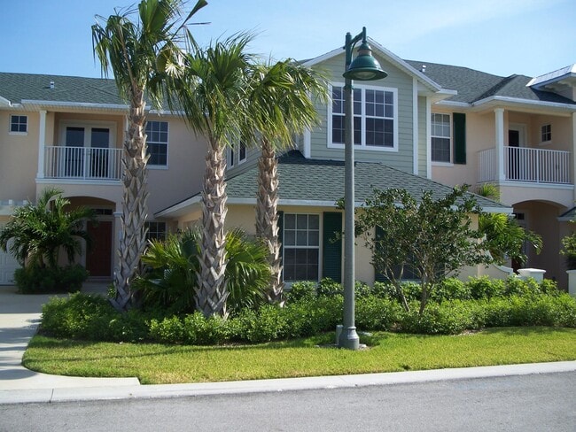 Building Photo - 1645 Baseline Ln