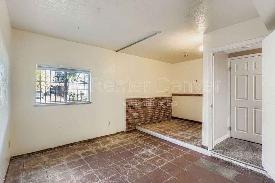 Building Photo - 6529 Van Gordon Ct
