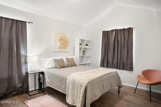 Building Photo - 7328 Corona Del Sol Dr